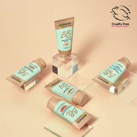 Garnier SkinActive Anti-Age BB Cream, Shade Medium, Tinted Moisturiser SPF 15, Softens Fine Lines & Firms Skin, With Hyaluronic Acid, Aloe & Mineral Pigments, 50 m