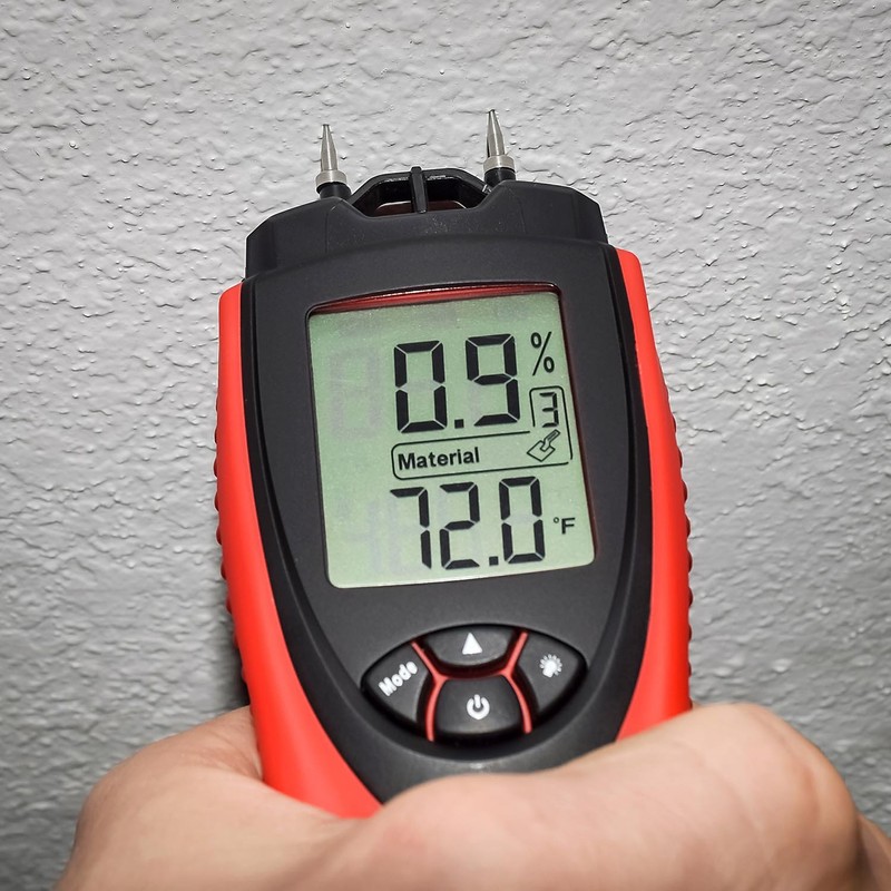 eH710T Moisture Meter by ennoLogic – Digital LCD Pin Type