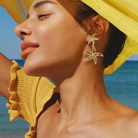 Sonateomber Large Gold Starfish Dangle Drop Earrings for Women, Elegant Flower Seashell Dangling Earing Summer Beach Tropical Fashion Jewelry Gift