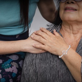 Vera Glam Classic Tennis Bracelet, Combined with Heart-shaped Accessories and Sparkling Zircon | Women's Tennis Bracelet, Offers Eternal Blessings for Mother's Day and Valentine's Day