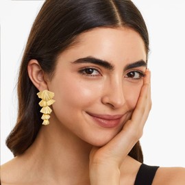 GREICHFAN Gold Shell Drop Earrings for Women Seashell Dangle Earrings Ocean Beach Earrings Boho Statement Earrings Summer Jewelry