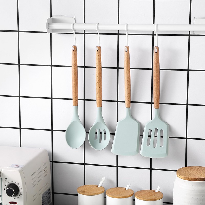 Country Kitchen Non Stick Silicone Utensil Set with Rounded Wood