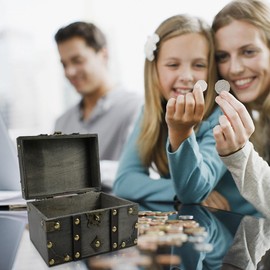 MytaYt Vintage Wooden Treasure Chest Children's Wooden Treasure Chest Small Pirate Treasure Chest with Combination Lock Suitable for Decorating and Storing, 18 x 11 x 10 cm