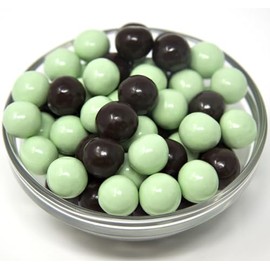 YANKEETRADERS Dark Chocolate Mint Cookie Crisp Balls, 1 lb Gift Bag, Holiday Treat