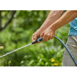 Gardena EcoLine Grundausstattung: Spritz-Satz aus Reinigungsspritze, Hahnverbinder, Adapter, Schlauchverbinder und Wasserstop, zur Bewässerung und Reinigung, UV- und frostbeständig (18900-20)