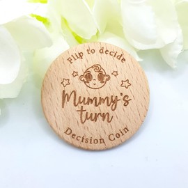 Parents Flip Coin - New & Experienced Parents Flip Coin. Stocking Filler. Family Decision Coin. Wooden Decision Coin. Gifts for Friends and Family. Novelty Fun Gifts. Flip Coin. (Mummy & Daddy)