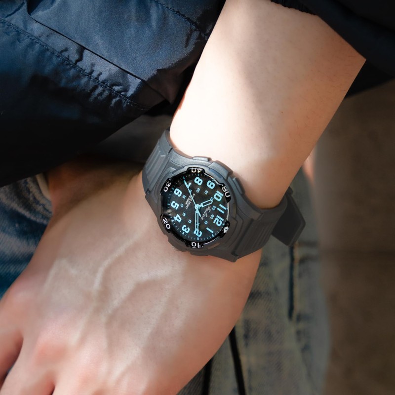Citizen Q&Q VP84-852 Men's Analog Wristwatch, Waterproof to 10 ATM,