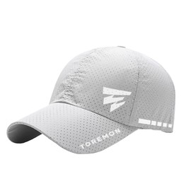 [TOREMON] ランニングキャップ UV 帽子 トレラン マラソン メンズ レディース メッシュ ジュニア 日除け カット 紫外線 スポーツ 男女兼用 速乾 軽薄 日よけ 野球帽 登山 釣り ゴルフ 運転 アウトドア (M, ライトグレー(ロゴタイプB))