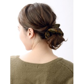 Vingtaine HS-91 Camouflage Pattern Scrunchie Hair Accessory, Braun
