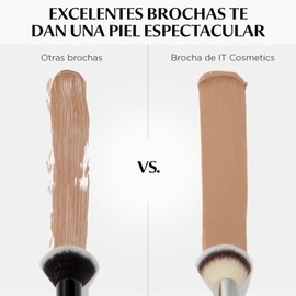 It Cosmetics Heavenly Luxe Complexion Perfection #7 – Brocha para Base y Corrector, Cerdas Suaves y Pro-Higiénicas, Ideal para Todo Tipo de Piel, Dobl