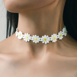 Andelaisi Boho White Lace Choker Necklace Vintage Daisy Flower Velvet Necklace White Daisy Lace Collar Necklace Daisy Velvet Ribbon Necklace Jewelry for Women