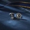 arete de tuerca de plata de ley 925 con diseño