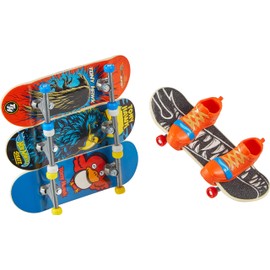Hot Wheels Skate Tony Hawk Fingerboard & Removable Skate Shoes Multipack, 4 Fully Assembled Boards, 2 Pairs of Skate Shoes, 1 Exclusive Set (Styles May Vary)