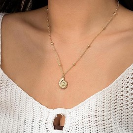 Roe Dolph Beachy Seashell Conch Necklace Lightweight Summer Vacation Jewelry for Women Shell Pendant Beach Necklace
