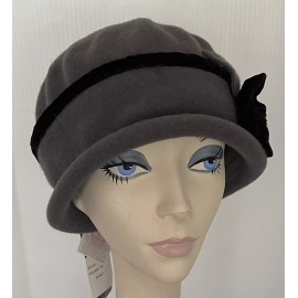 Parkhurst NWT Parkhurst WOOL Cloche GRAY with Black Velvet Trim • PACKABLE
