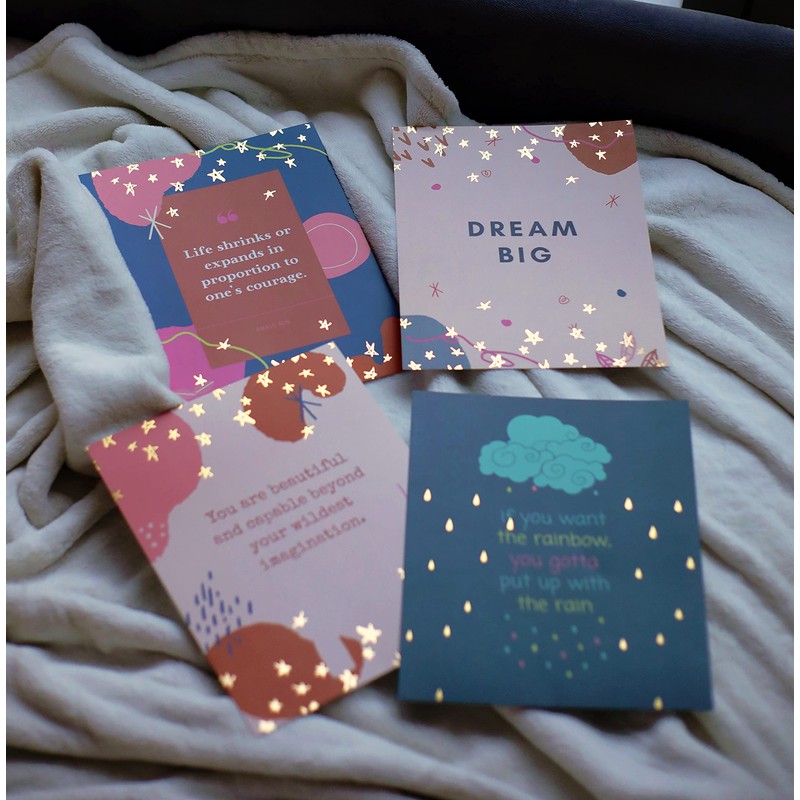 Paquete de 4 pósteres de 21,5 x 28 cm |