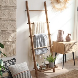 FUIN 5ft Wood Blanket Ladder with Bottom Shelf for Living Room Decorative Wall Leaning Farmhouse Quilt Display Holder Storage Rustic Wooden Towel Rack for Bathroom, Light Brown