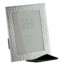 Sixtrees 6-345-57 Williams Embossed Silver Plated 7 x 5 inch Photo Frame. Complete with microfibre polishing cloth