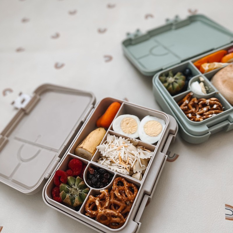 nouka Grand Bento Box | Easy to open latches |