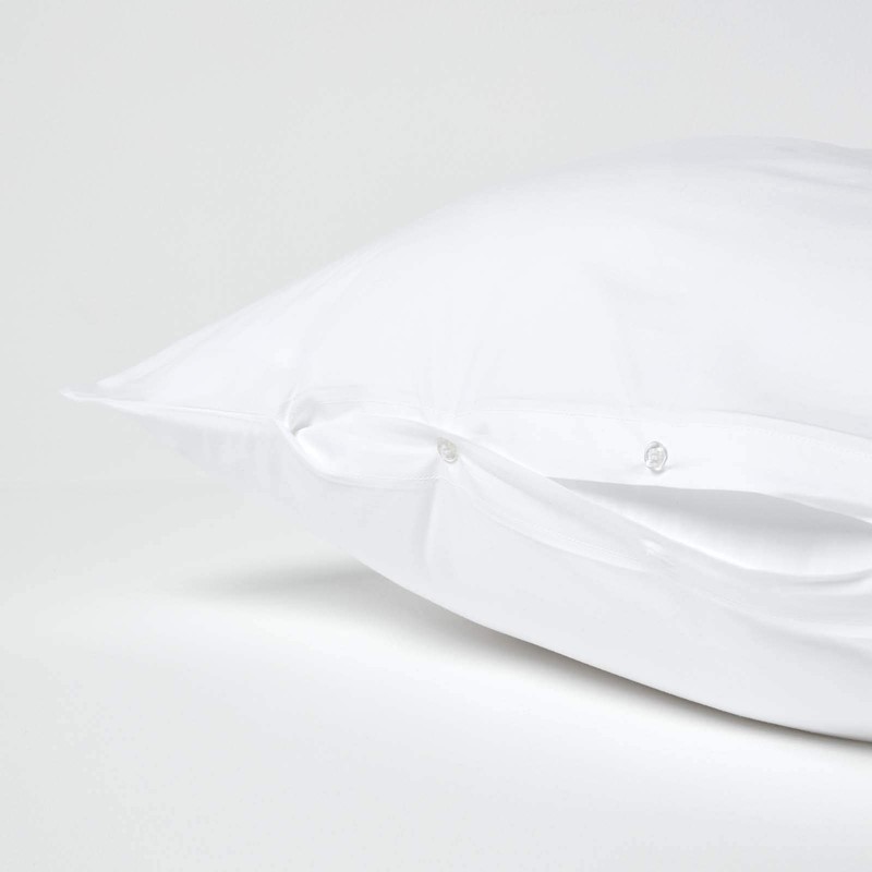 HOMESCAPES White Pure Egyptian Cotton V-Shape Pillowcase 200 TC 400