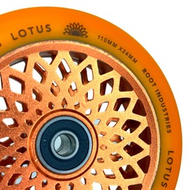 Root Industries Lotus Stunt Scooter Roll 110 mm + Fantic26 Sticker (Radiant Orange/PU Orange)