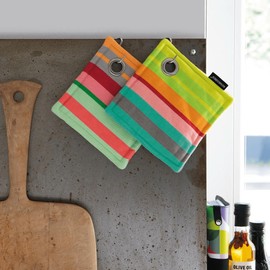 REMEMBER Pot Holder Set of 2 – Colourful and Stylish Kitchen Utensils for More Fun Cooking – Reliable Heat Protection for Your Hands