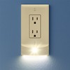 SnapPower 1 Pack StormLight Power Failure Night Light Outlet Cover
