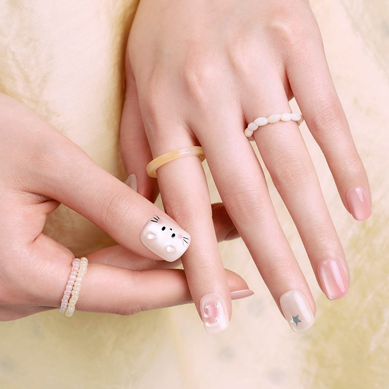 Dashing Diva Magic Press Mellow Cat (Regular Round) Nail Tips