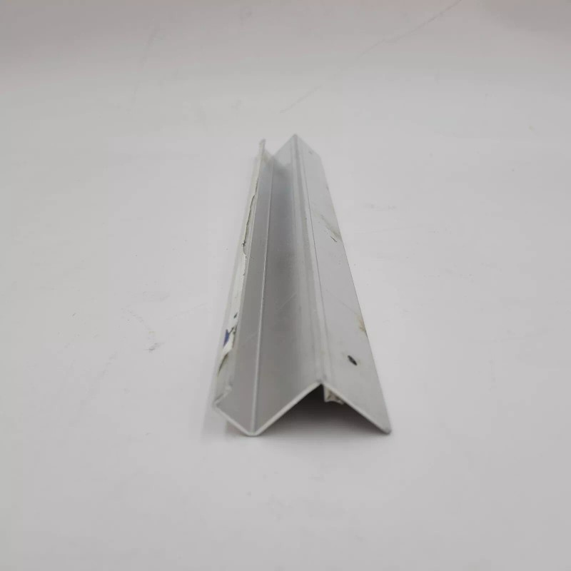 YRM LR DEFENDER -16 4/5 DOOR LHS/RHS REAR OF SEAT