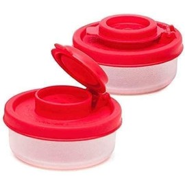 2Pcs Red Small Salt and Pepper Shakers for On The Go - Shaker Set for Salt and Pepper with Lid to Take with You - Perfect for Travel, Camping and to-Go - Lockable - 40G, Salt and Pepper Shaker Sets
