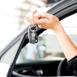 GETFACAI Crystal Keyring, New Beginnings Gifts for Womenkeyrings for Women, New Beginnings Gifts for Women Farewell Inspirational Encouragement for Friends (1 Keychain, 1 Bracelet, 1 Card)