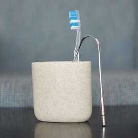 HealthAndYoga(TM) SteloSwipe Surgical Grade Stainless Steel Tongue Cleaner Scraper - Bacteria Inhibiting Non-Synthetic Grip - Sterilizable (Single)