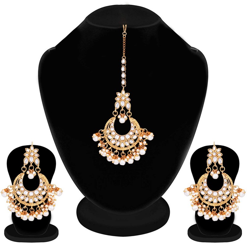 Aheli Faux Kundan y Pearl Wedding Party Pendientes con Maang