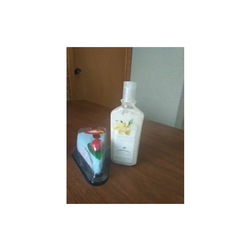 Crema Exfoliante Magnolia Blossom, Toalla Facial De Obsequio