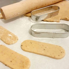 patisse 13818 Gingerbread Cutter Set of 2 Oblong Gingerbread Cutters Stainless Steel on Card 11 x 3.5 cm Silver