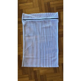 Commercial Laundry Washing Net Bag Heavy Duty Fine Mesh With Durable Zip (Medium 50cm x 60cm)