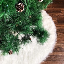 Deggodech Luxury Faux Fur Christmas Tree Skirt Large 78cm White Xmas Tree Skirt Soft Christmas Tree Base Cover Decorations New Year Party Supply (White, 78cm/30inch)