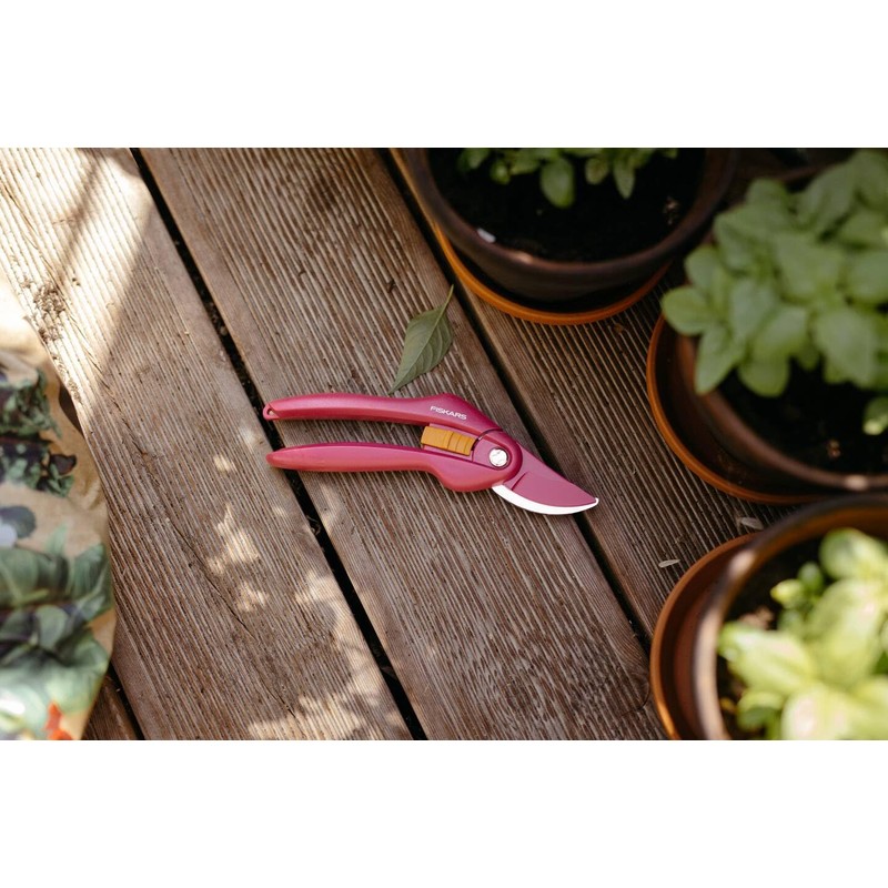 Fiskars Secateurs Bypass Ruby Inspiration, 1003657