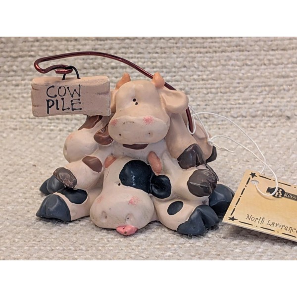 Blossom Bucket NOS Blossom Bucket "Cow Pile" Cow Resin 4"