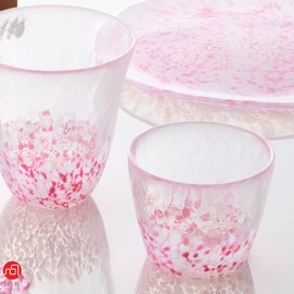 Aderia (ADERIA) 【 Tsugaru Glass Sakura Sakura Soba Cup 190ml Made in Japan, Comes in a Gift Box F79437 】 Ochoko, Drinking Cup, Cup, Japanese Sake, Glass, Cold Sake, Sake Cup, Stylish, Gift, Mother's
