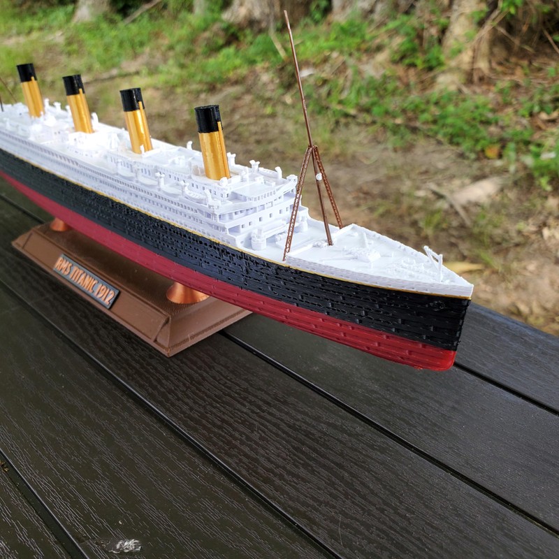 12" Prebuilt Display Model Ship with Stand (RMS Titanic- Collectors
