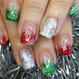 Hkanlre Cute Bling Press on Nails French Fake Gradient Nails Christmas Full Cover False Green Nails for Women 24PCS