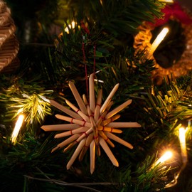 com-four® Christmas Tree Decoration - Straw Star Christmas Tree Decoration in Various Designs