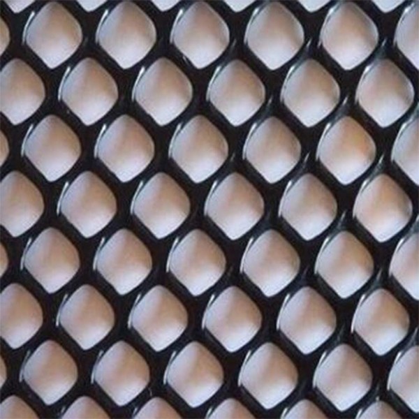 TORIS Plastic Chicken Wire Mesh Hexagonal Plastic Poultry Netting Extruded Plastic Chicken Wire Fence PVC Coated Plastic Poultry Netting (0.4m*4m=1.3ftX13.1ft, Black)