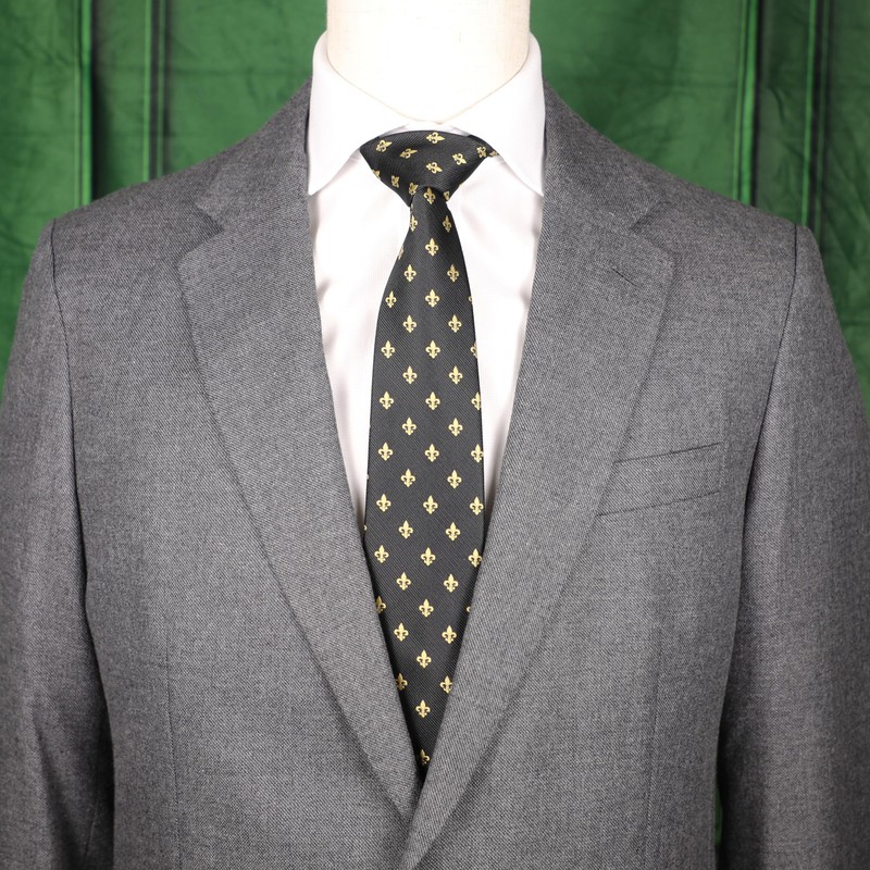 MENDEPOT Gold Fleur De Lis Pattern Black Necktie With Box