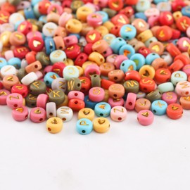 ToBeIT - 1000 abalorio de letras acrílicas del alfabeto redondas de 4 x 7 mm para hacer pulseras, collares, manualidades (color bg - oro (corazón))