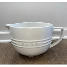 Le Creuset "White" LE CREUSET 3.2 Quart Round Batter Mixing Bowl Stoneware NWT 7.5" Diam