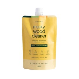 Blooms & Blends Home, Musky Wood Concentrado limpiador e hidratante para madera