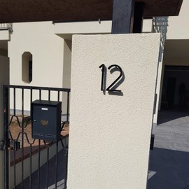 Floating House Numbers, 5 Inch Black Modern Metal Outdoor Address Numbers for Garden Door Mail Box Decor with Nail Kit and Instructions (Numbers 1)