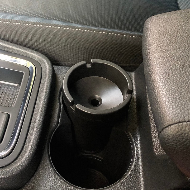 OOTB Smokeless Plastic Ashtray, Multicoloured, 8x10cm